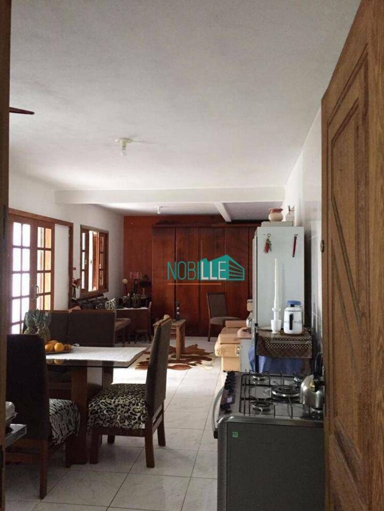 Casa, 2 quartos, 200 m² - Foto 1