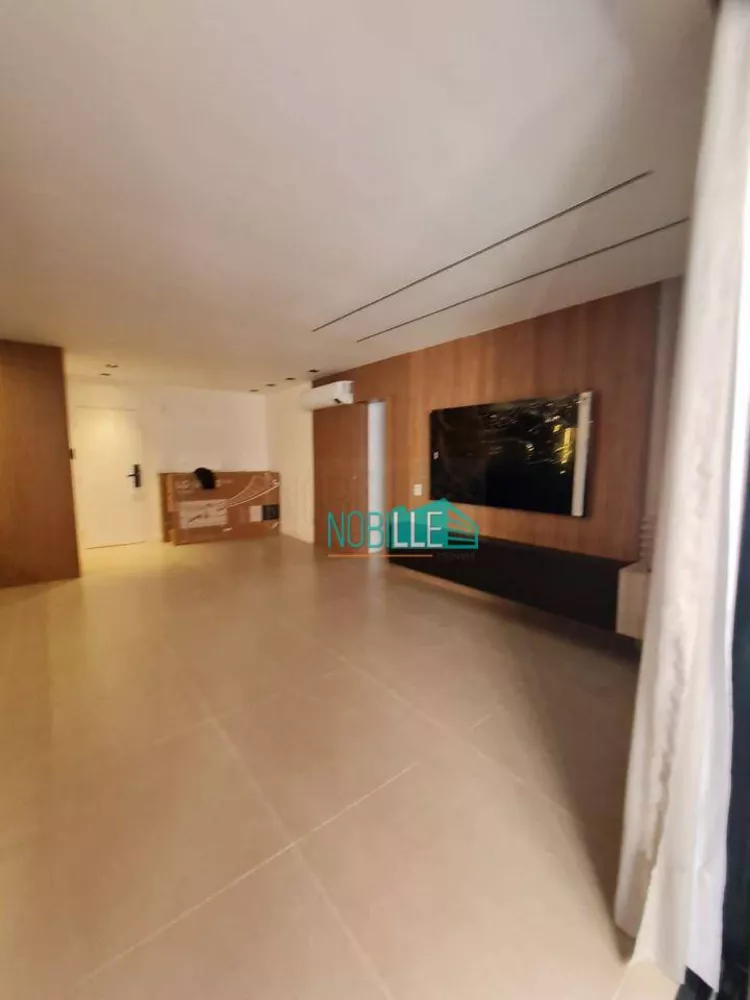 Apartamento à venda com 3 quartos, 149m² - Foto 1