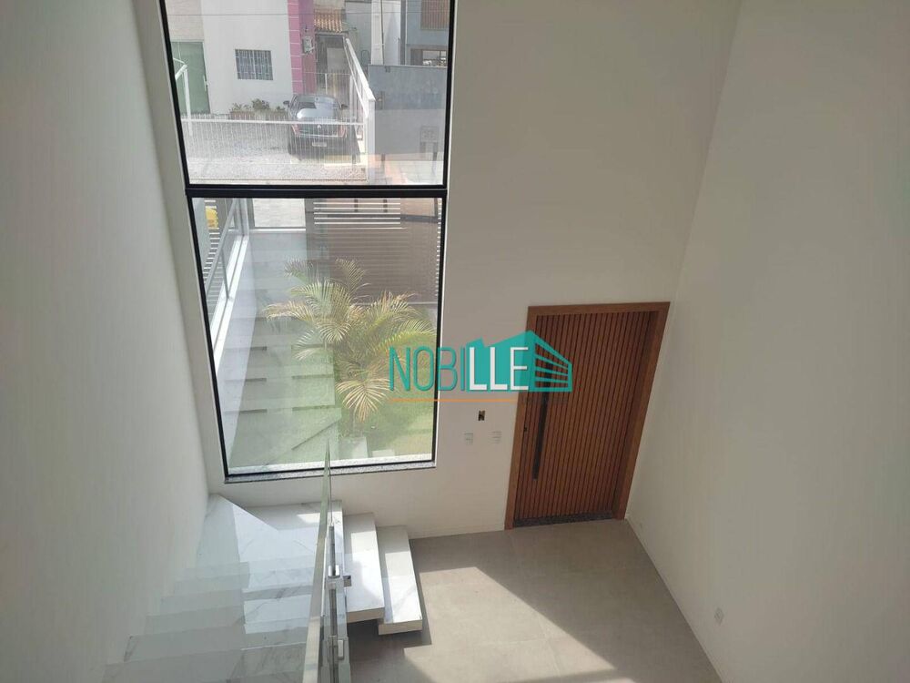 Casa à venda com 3 quartos, 180m² - Foto 8