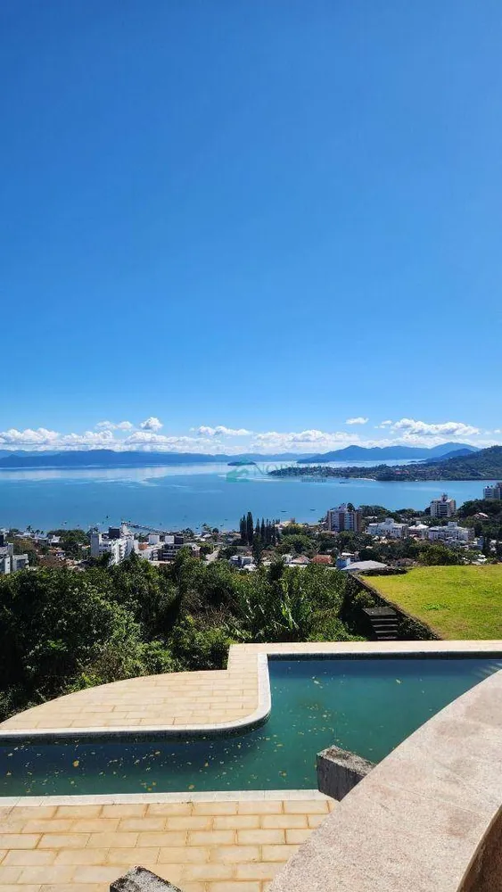 Casa, 6 quartos, 1800 m² - Foto 1