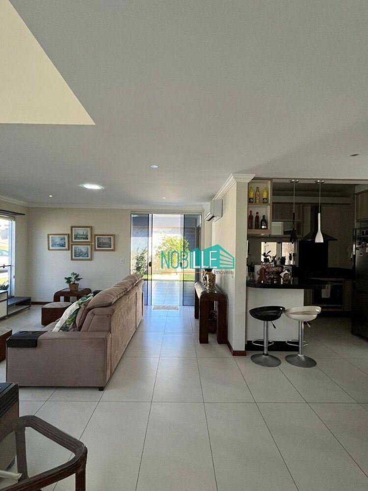 Casa de Condomínio à venda com 4 quartos, 223m² - Foto 5