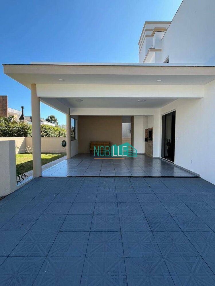 Casa de Condomínio à venda com 4 quartos, 223m² - Foto 2