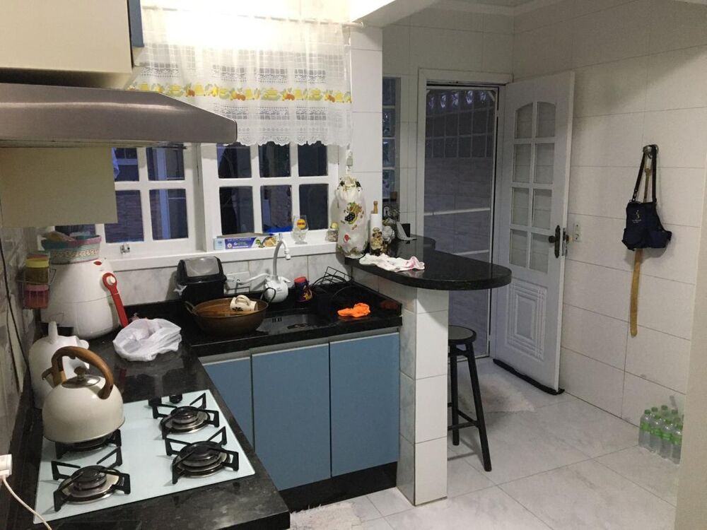 Casa à venda com 2 quartos, 200m² - Foto 2