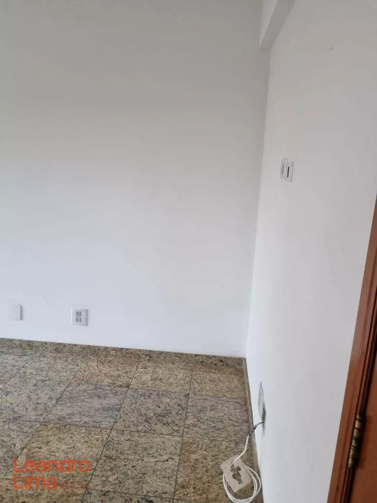 Apartamento à venda com 2 quartos, 62m² - Foto 3