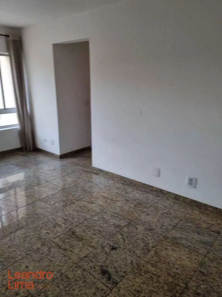 Apartamento à venda com 2 quartos, 62m² - Foto 2