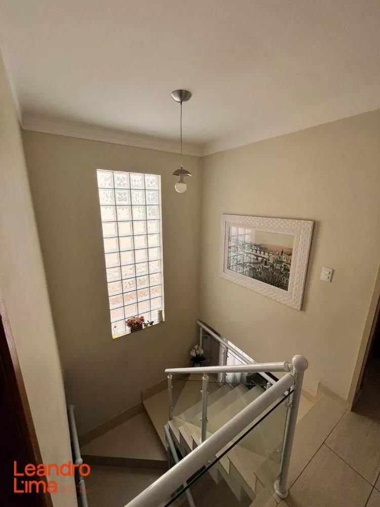 Casa, 3 quartos, 187 m² - Foto 3