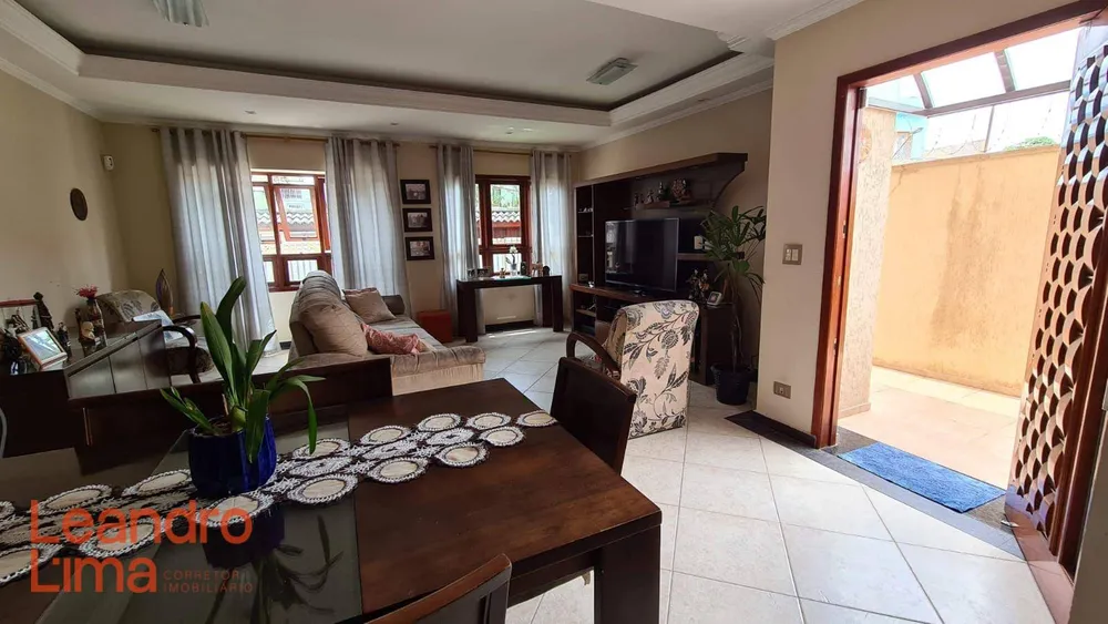 Casa, 4 quartos, 198 m² - Foto 1