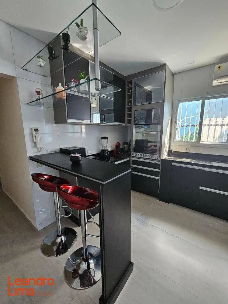 Casa, 4 quartos, 193 m² - Foto 1