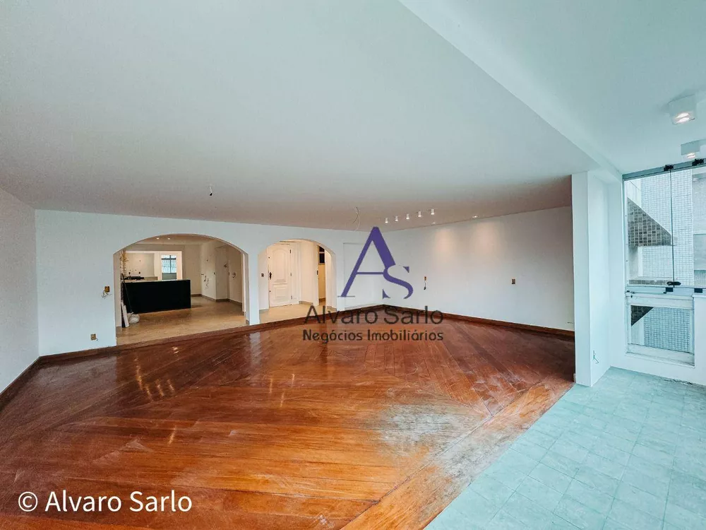 Apartamento à venda com 4 quartos, 238m² - Foto 4