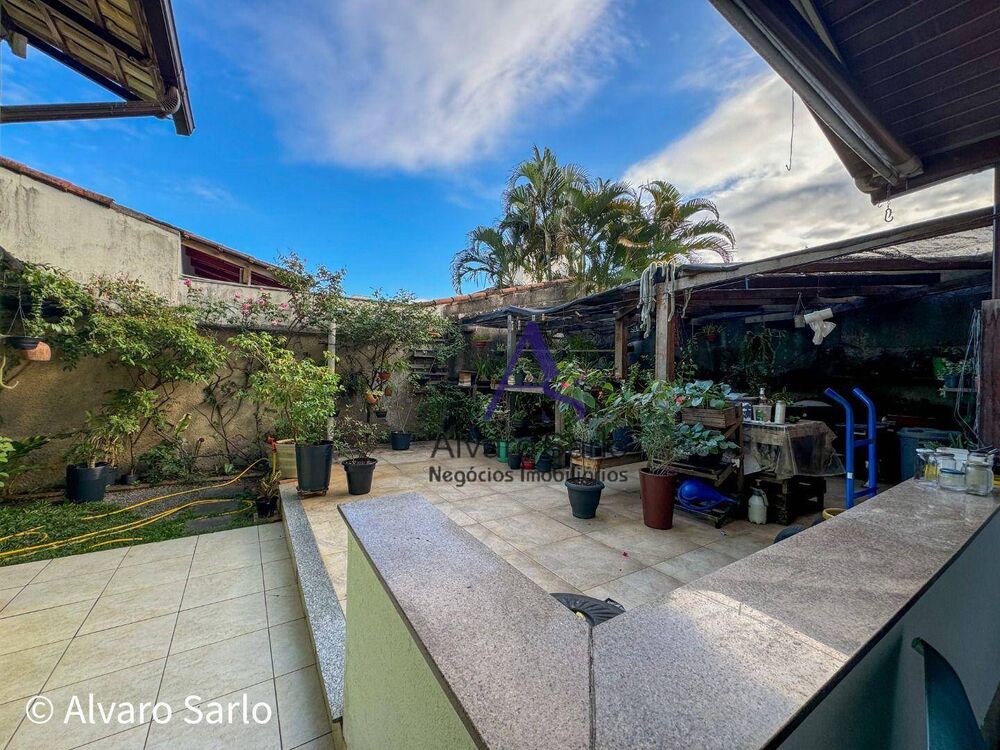 Casa, 6 quartos, 285 m² - Foto 3