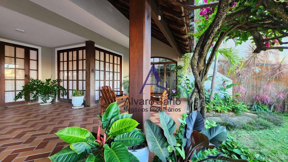 Casa à venda com 5 quartos, 528m² - Foto 1