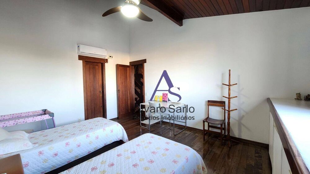Casa à venda com 5 quartos, 528m² - Foto 9