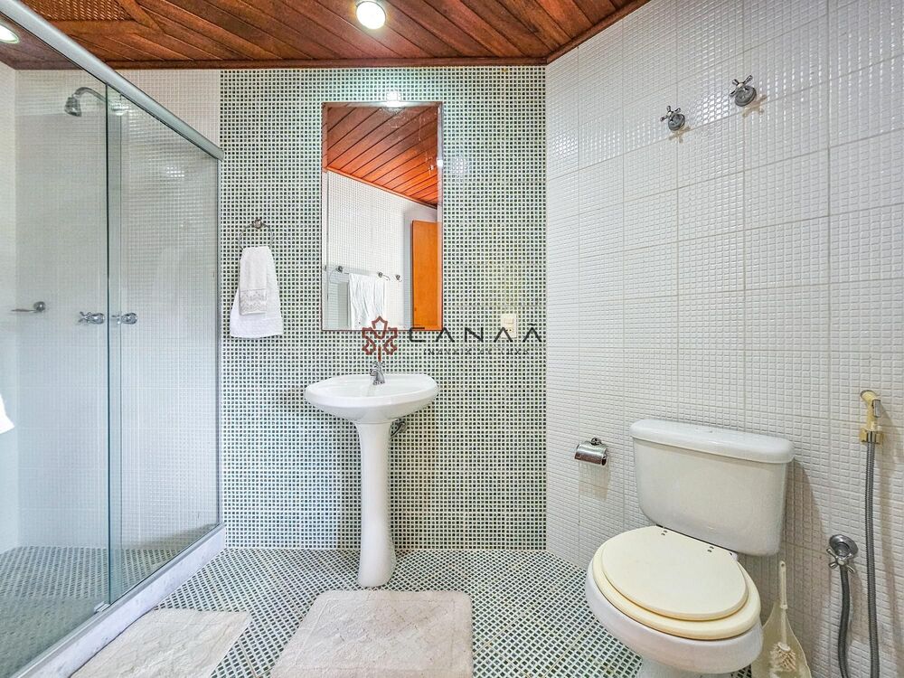 Casa de Condomínio à venda com 12 quartos, 550m² - Foto 2