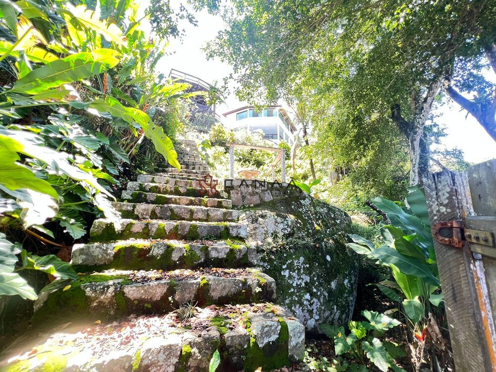 Casa de Condomínio à venda com 3 quartos, 300m² - Foto 1