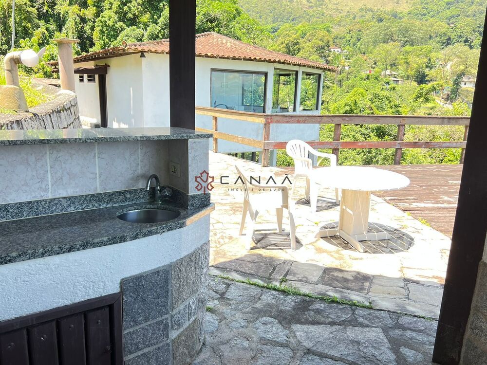 Casa de Condomínio à venda com 3 quartos, 300m² - Foto 4