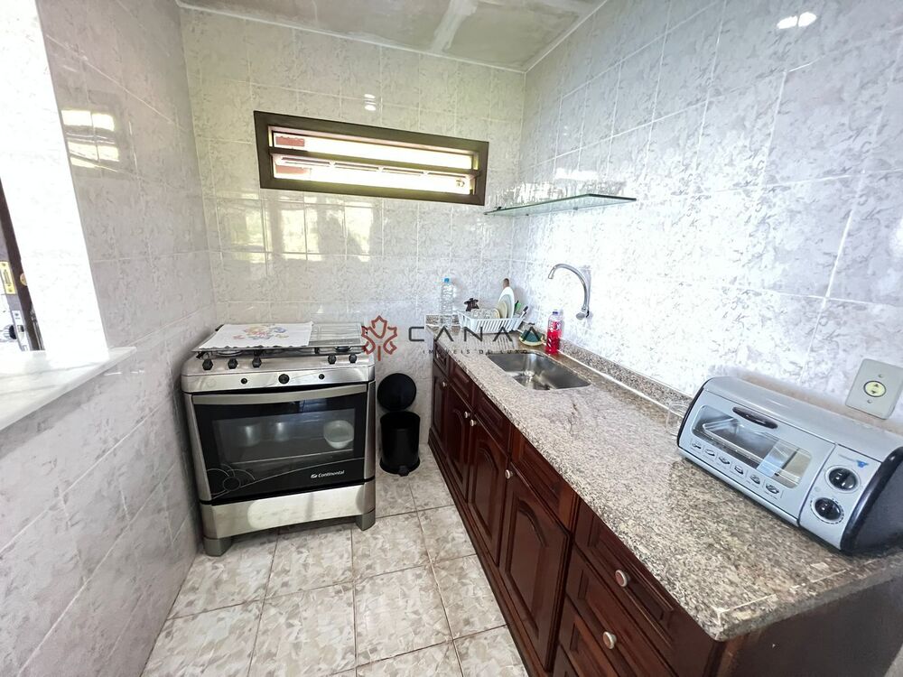 Casa de Condomínio à venda com 3 quartos, 300m² - Foto 3