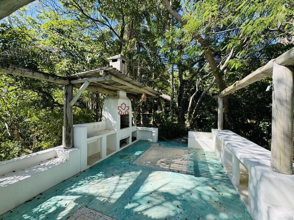 Casa à venda com 5 quartos, 1000m² - Foto 1