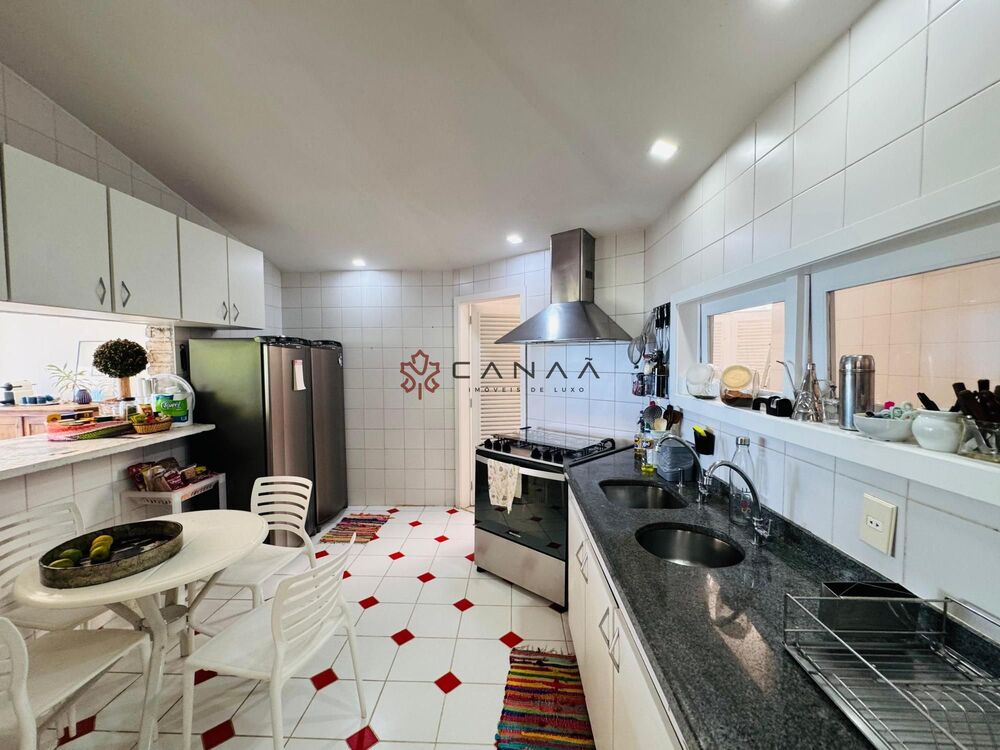Casa de Condomínio à venda com 4 quartos, 400m² - Foto 12