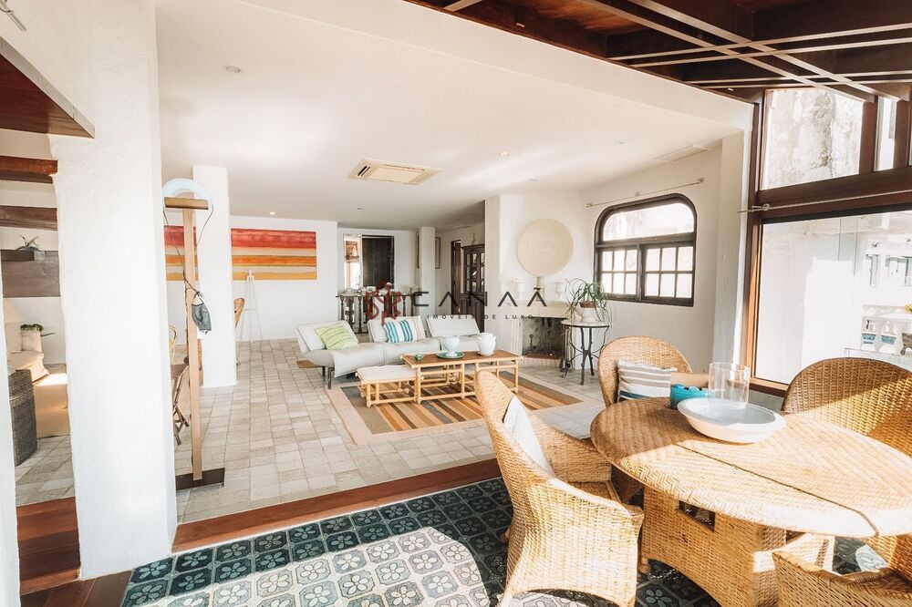 Casa de Condomínio à venda com 3 quartos, 650m² - Foto 1