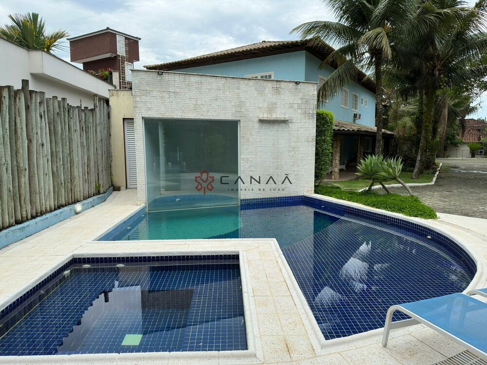 Casa de Condomínio à venda com 4 quartos, 271m² - Foto 2