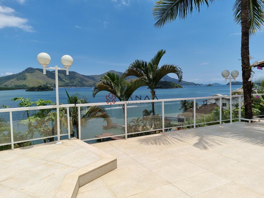 Casa à venda com 6 quartos, 350m² - Foto 1