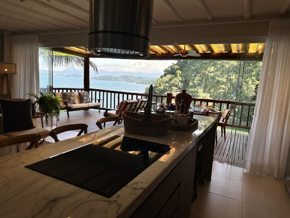 Casa de Condomínio à venda com 4 quartos, 230m² - Foto 8