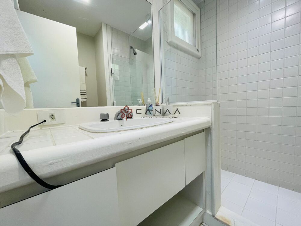 Casa de Condomínio à venda com 4 quartos, 230m² - Foto 32