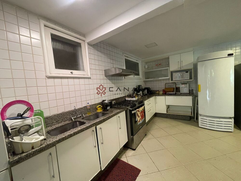 Casa de Condomínio à venda com 4 quartos, 200m² - Foto 3