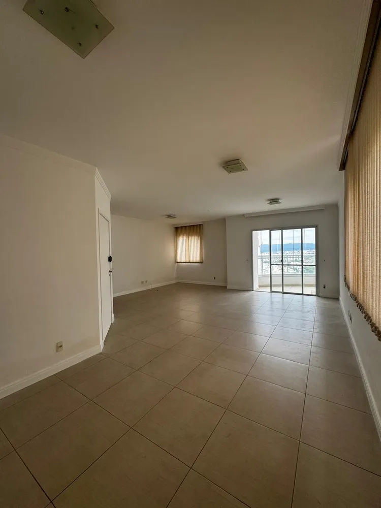 Apartamento, 3 quartos, 194 m² - Foto 2
