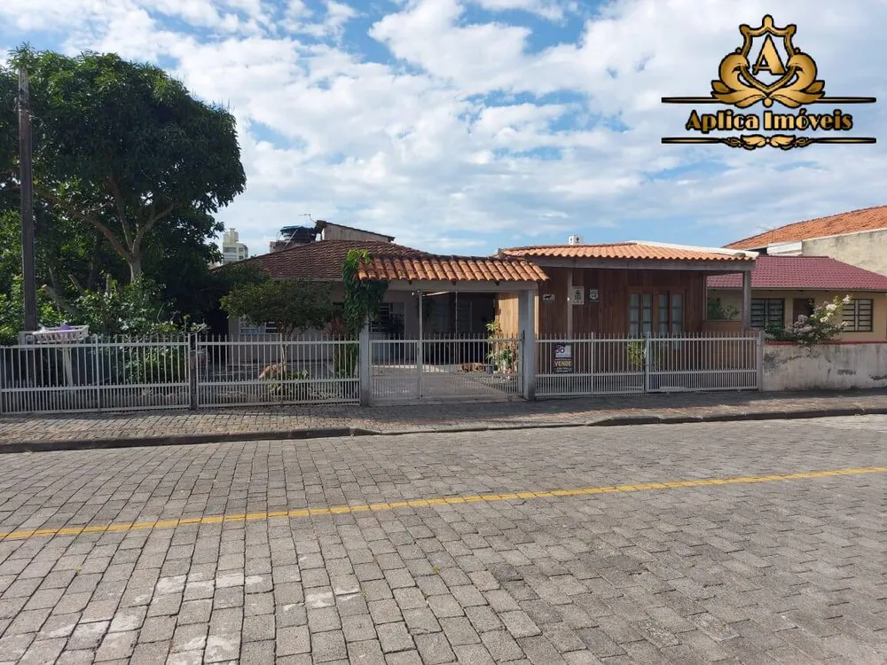 Casa, 4 quartos, 319 m² - Foto 2