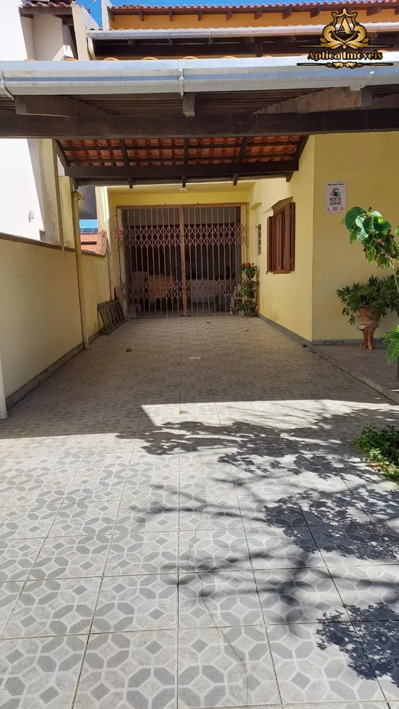 Casa, 5 quartos, 158 m² - Foto 1