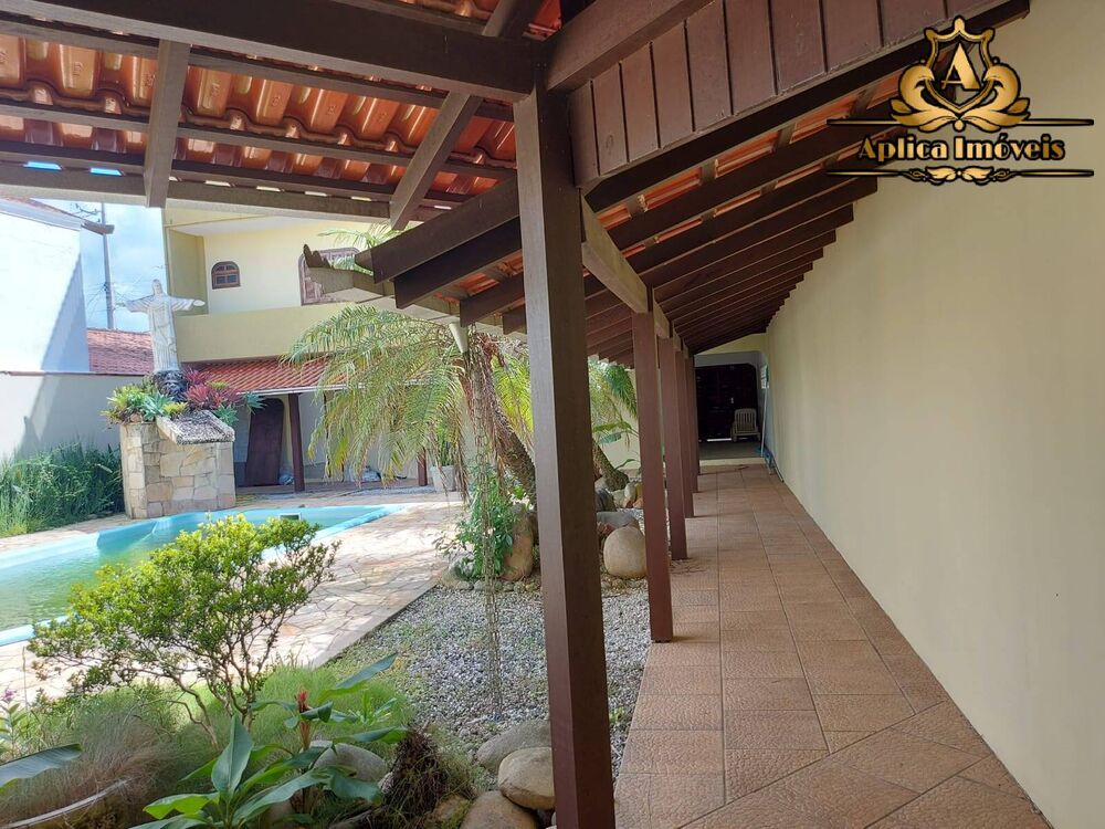 Casa à venda com 3 quartos, 300m² - Foto 4