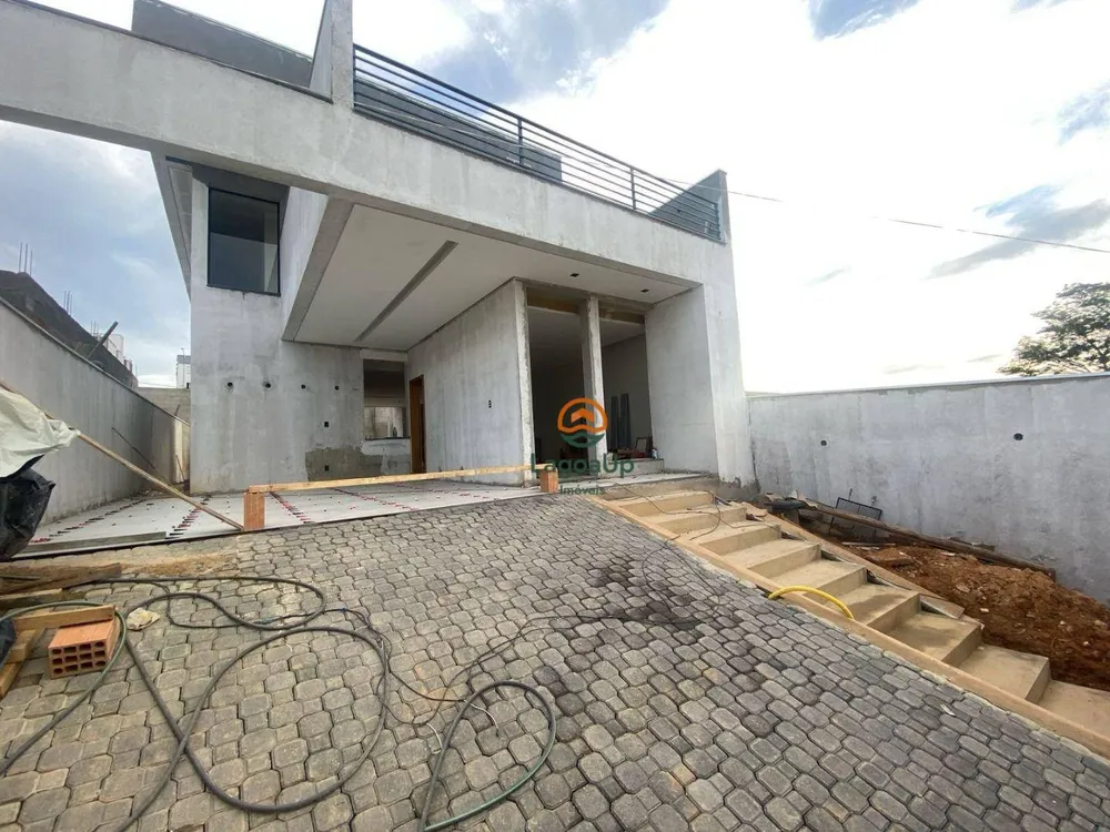 Casa, 3 quartos, 180 m² - Foto 1