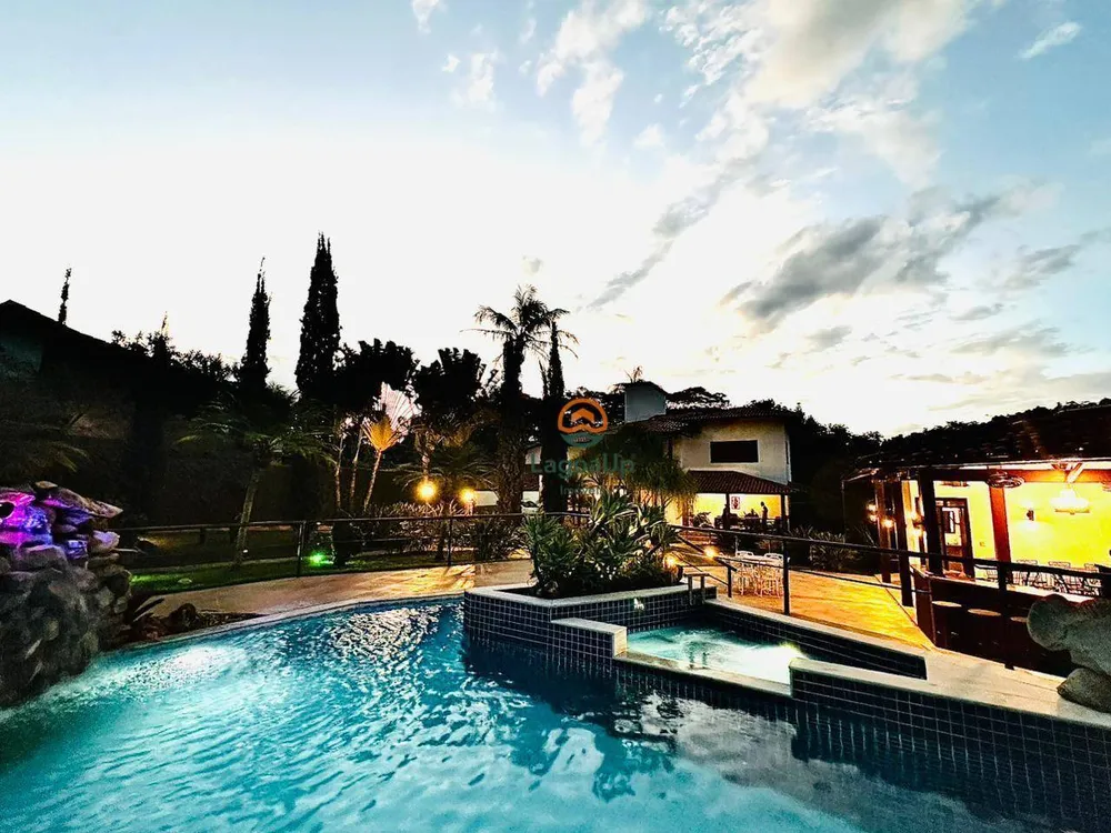 Casa, 6 quartos, 417 m² - Foto 2