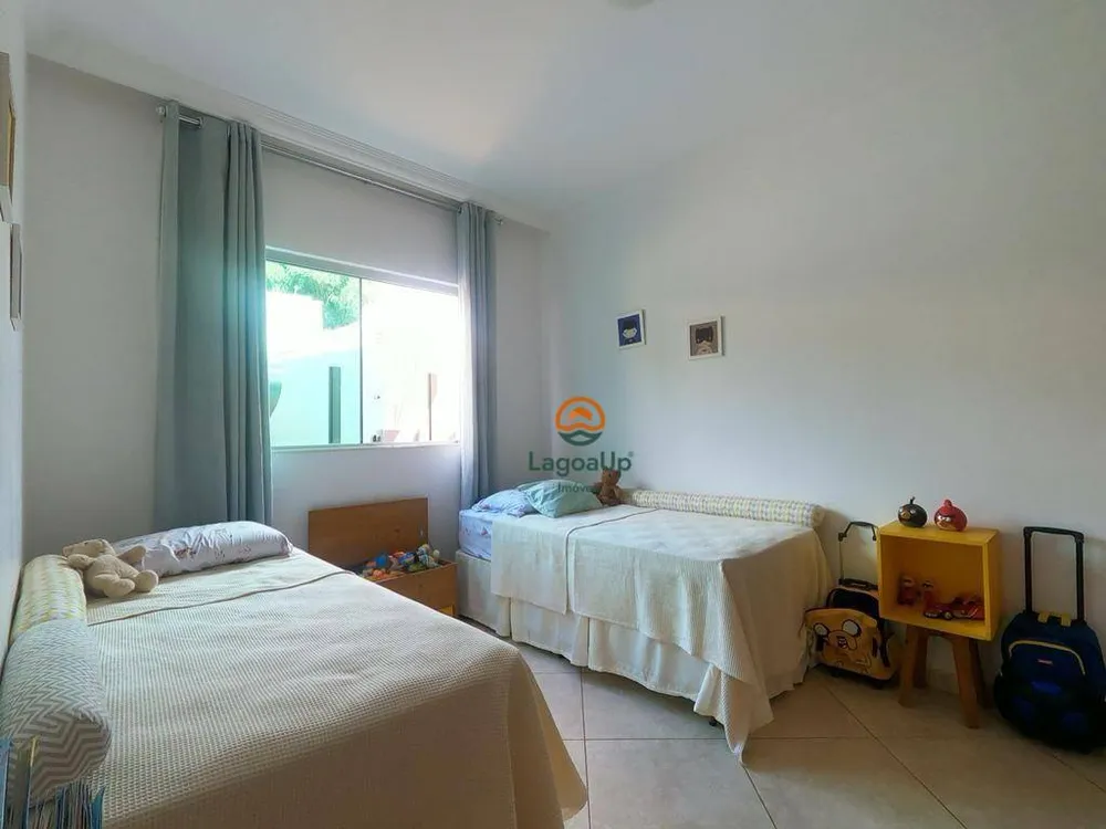 Casa, 4 quartos, 220 m² - Foto 1