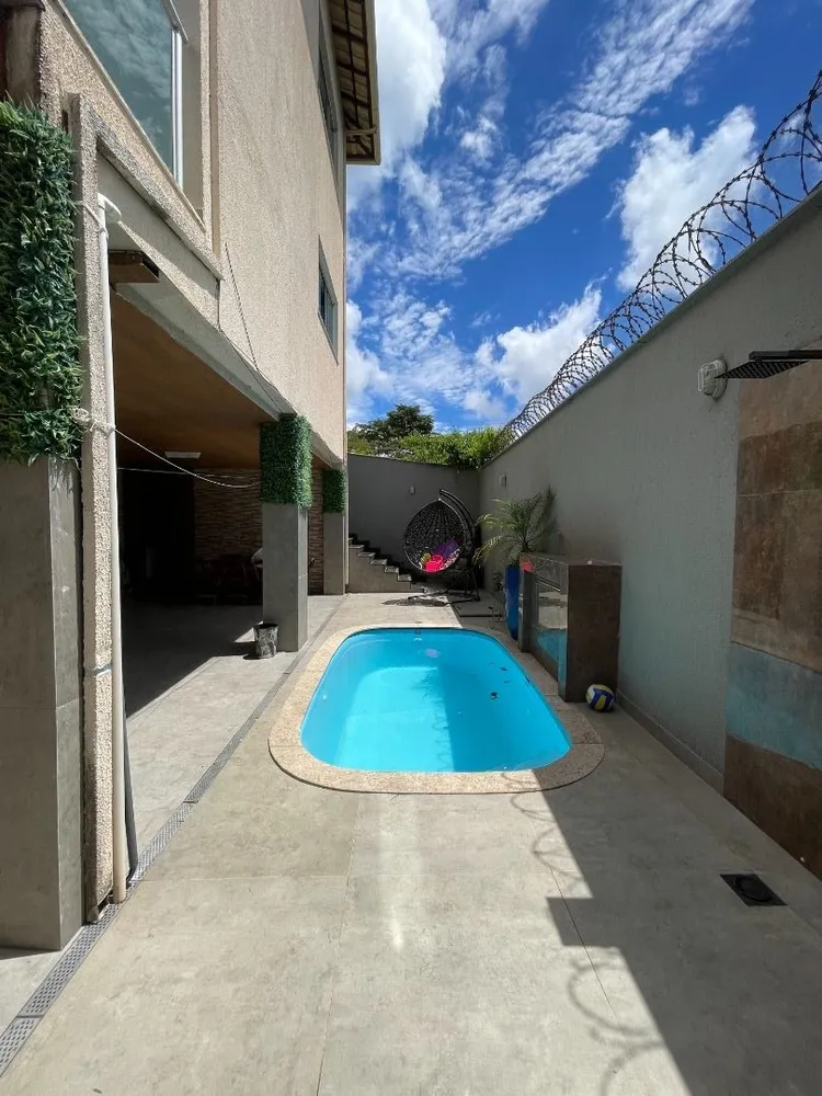 Casa, 3 quartos, 161 m² - Foto 1