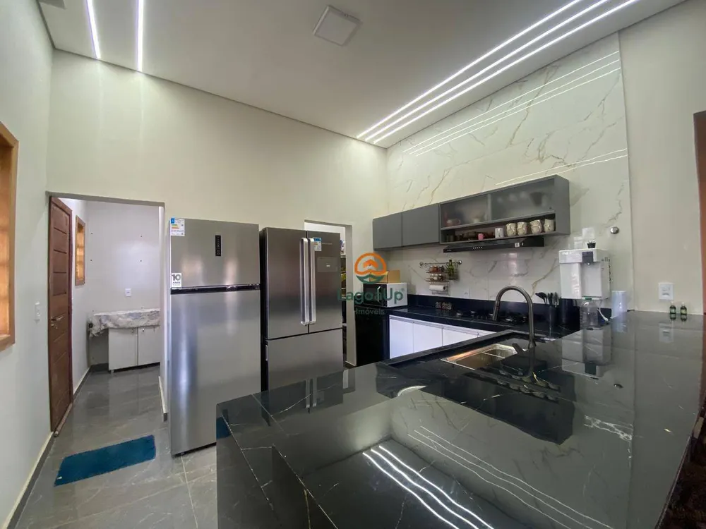 Casa, 4 quartos, 218 m² - Foto 1