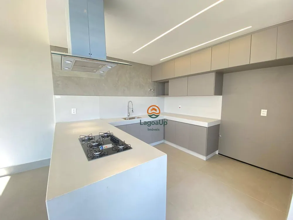 Casa, 4 quartos, 307 m² - Foto 1