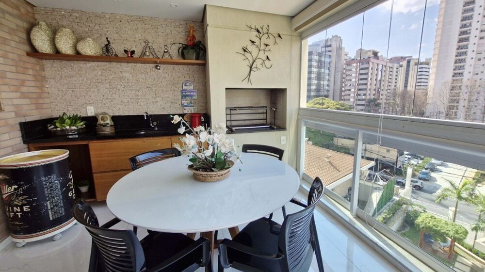 Apartamento, 3 quartos, 240 m² - Foto 1