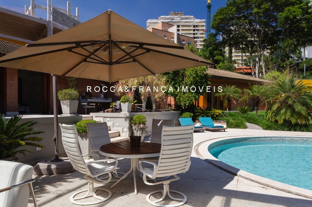Casa à venda com 4 quartos, 837m² - Foto 1