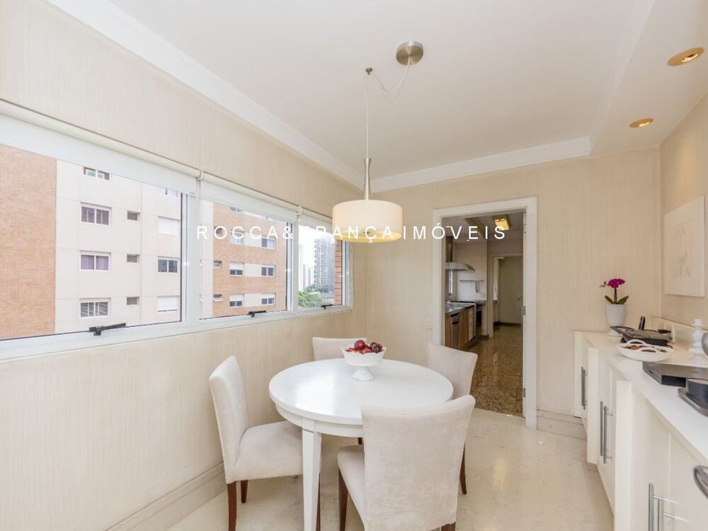 Apartamento, 3 quartos, 243 m² - Foto 2