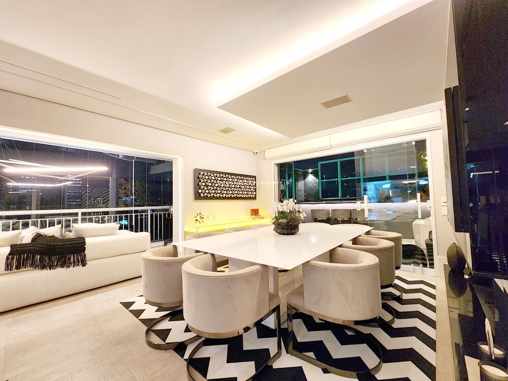 Cobertura, 4 quartos, 305 m² - Foto 2