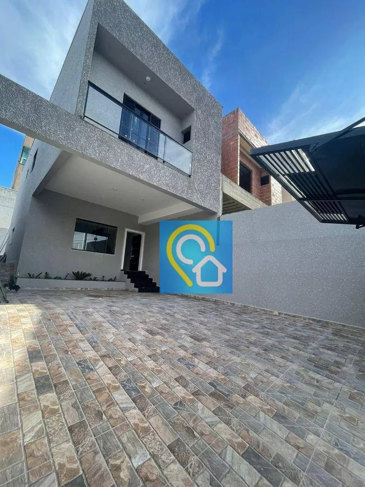 Casa à venda com 3 quartos, 168m² - Foto 1