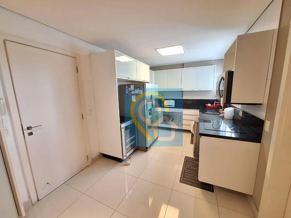 Apartamento, 3 quartos, 182 m² - Foto 2
