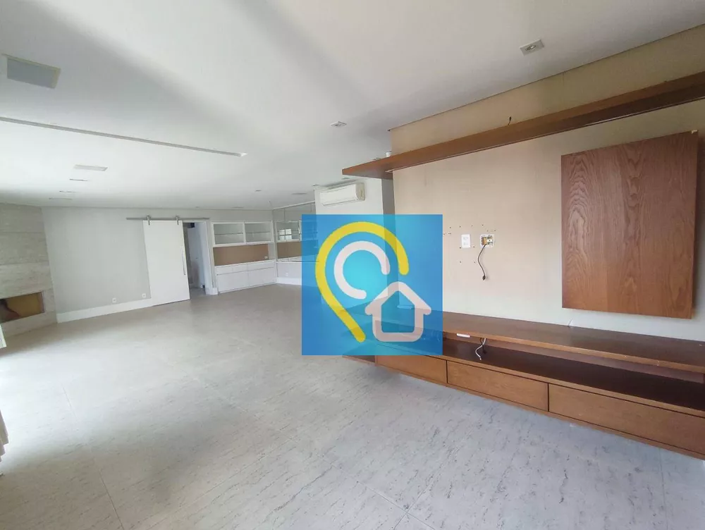 Apartamento para alugar com 3 quartos, 202m² - Foto 1