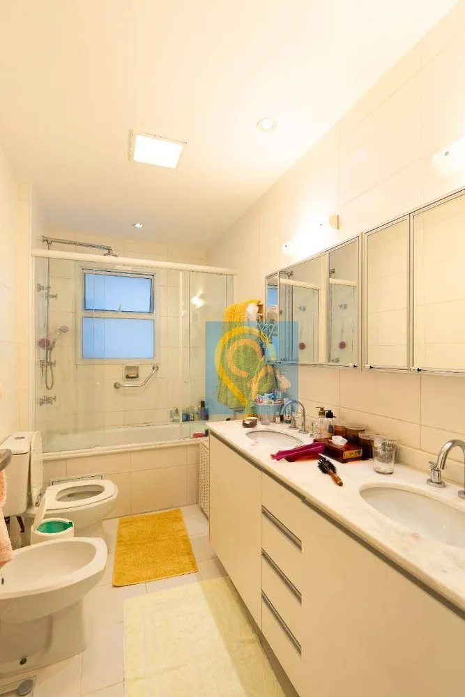 Apartamento, 3 quartos, 196 m² - Foto 2