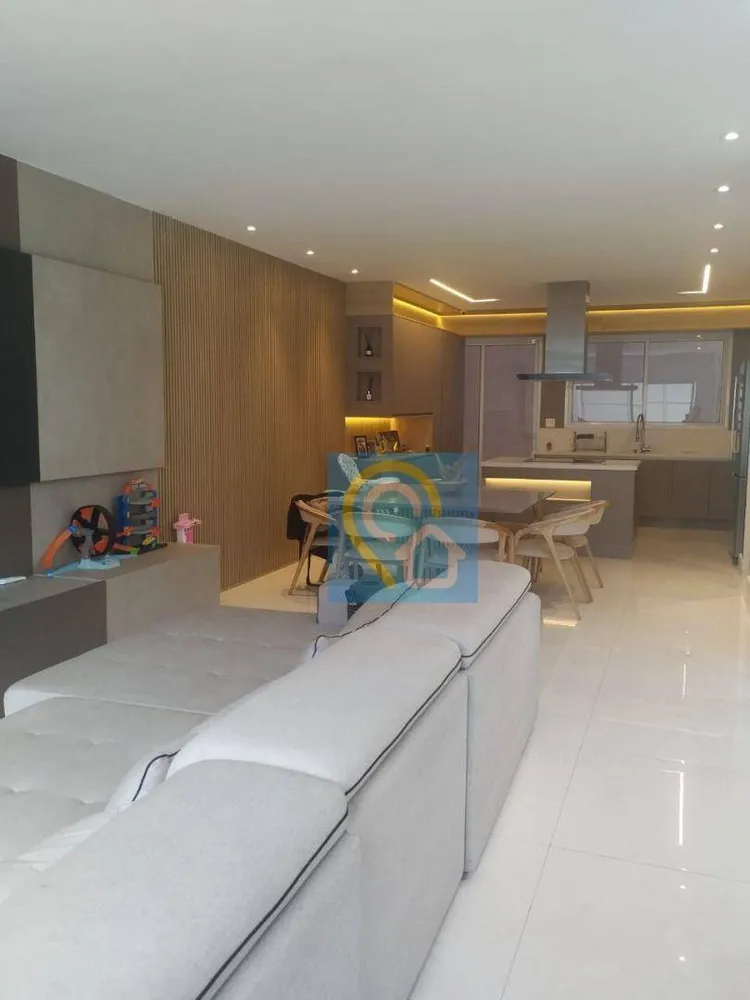Casa, 3 quartos, 209 m² - Foto 1