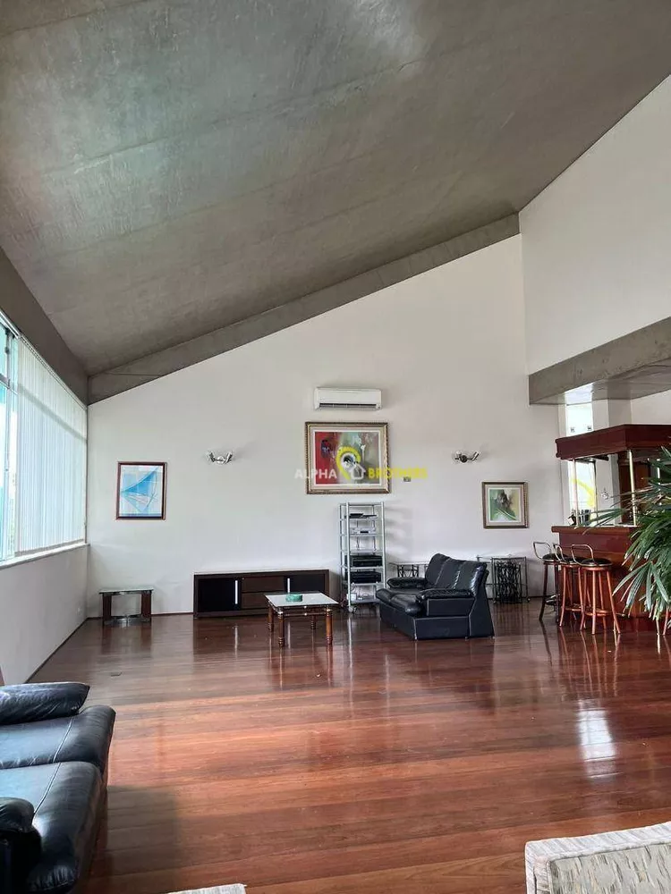 Casa de Condomínio para alugar com 4 quartos, 547m² - Foto 5