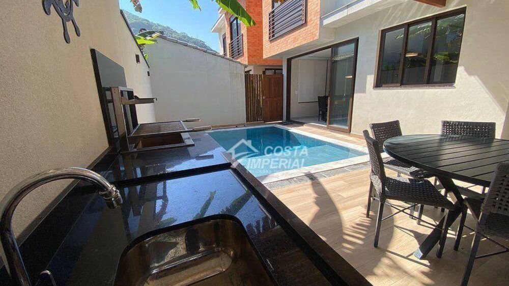 Casa, 4 quartos, 262 m² - Foto 1