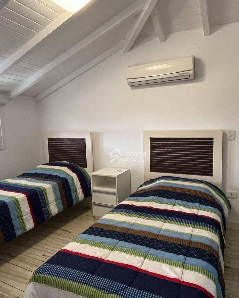 Casa, 3 quartos, 250 m² - Foto 1
